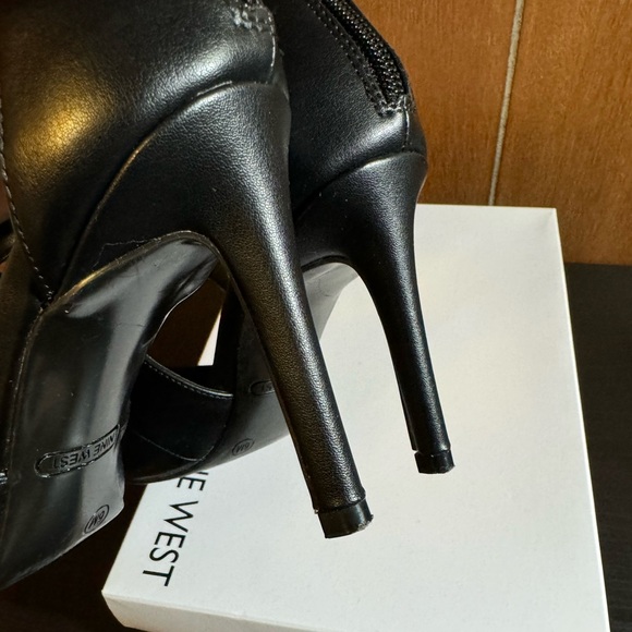 Black NINE WEST High Heel Size 6 - Picture 10 of 11